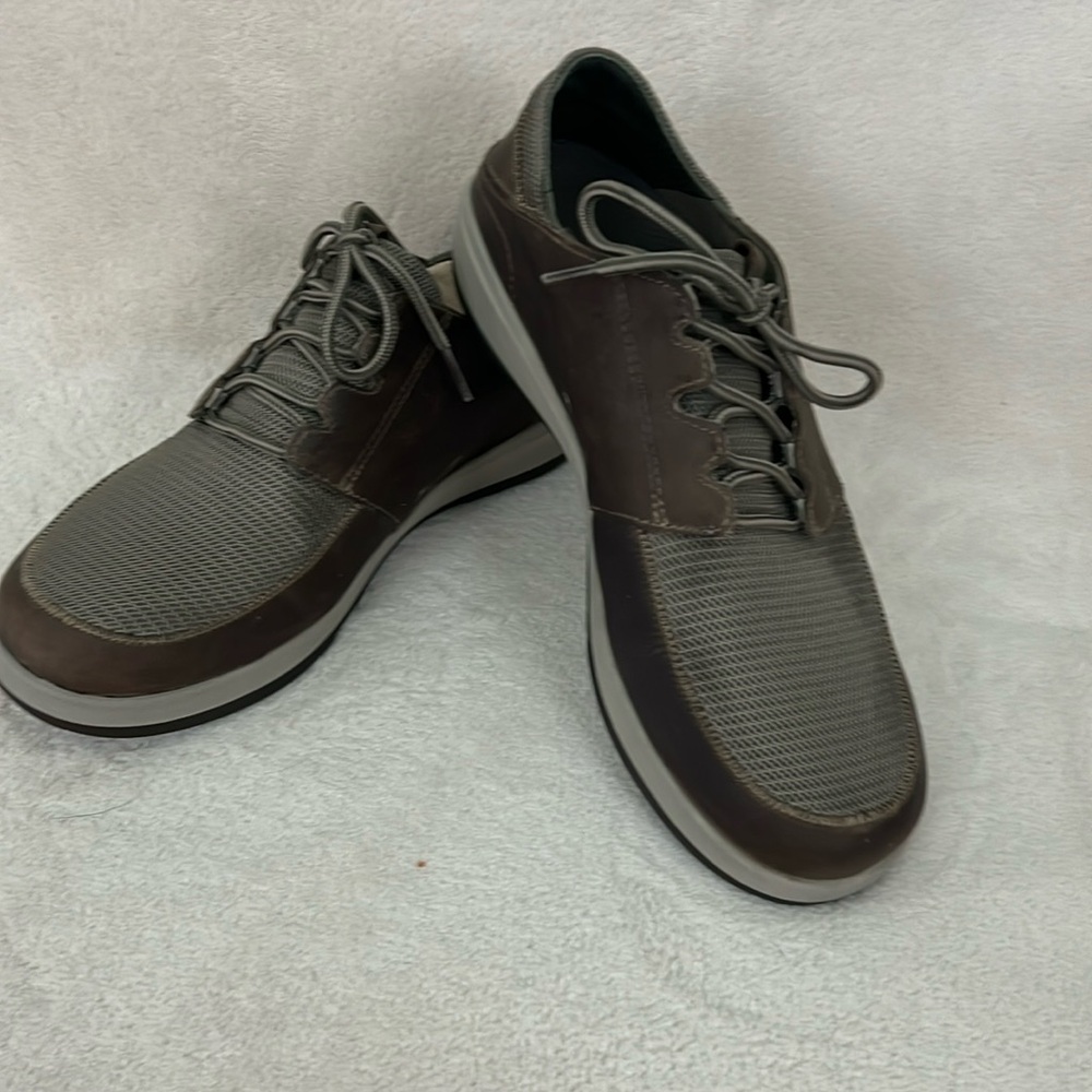OluKai Makia Lace casual shoe